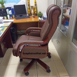 Ghế giám đốc Hòa Phát