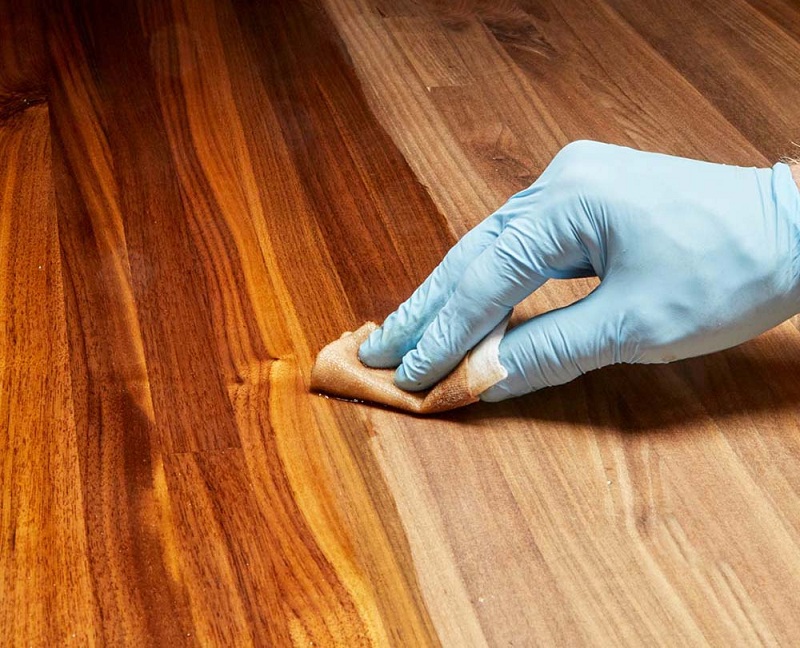Khử mùi đồ gỗ: Khử mùi đồ gỗ bằng cách sử dụng các loại sản phẩm có chất lượng, hiệu quả là cách tốt nhất để giữ cho không gian nhà bạn luôn thơm tho và thoải mái.